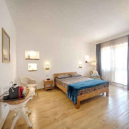 Cozy Guest House Downtown Olbia Ngoại thất bức ảnh