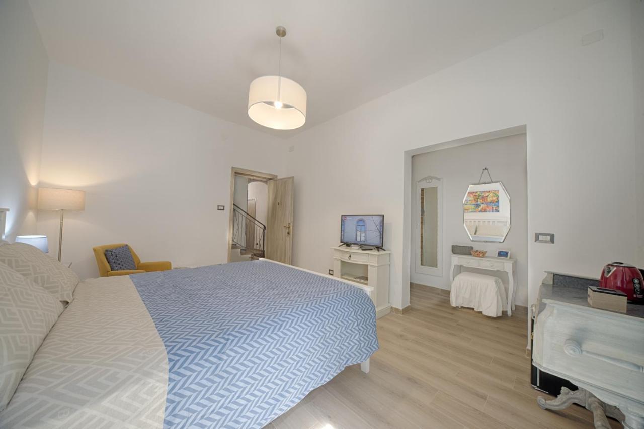 Cozy Guest House Downtown Olbia Ngoại thất bức ảnh